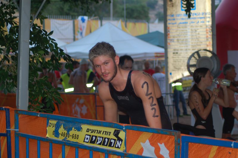 אחד האלופים, כמו הבנות, לא מכיר אבל יפה תמיד לראות דור צעיר ומוכשר שגדל כאן