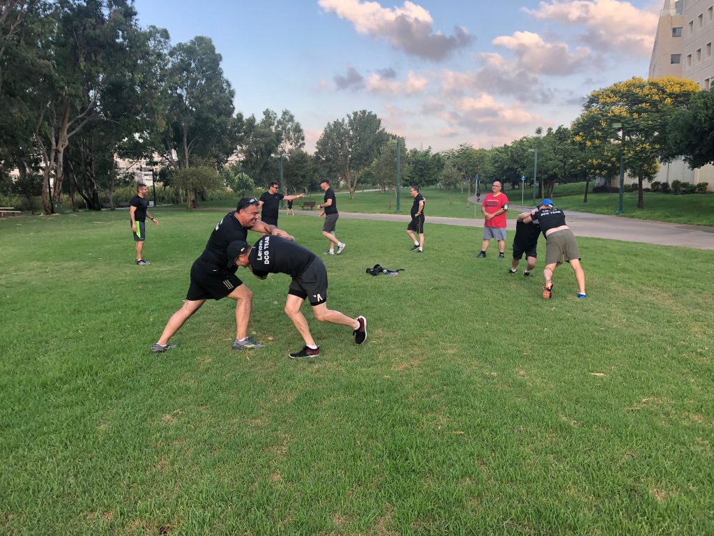 מרכיב הכוח והעוצמה! זוכרים: ללכת זקוף! מפתח דרמטי להצלחה כללית בחיים