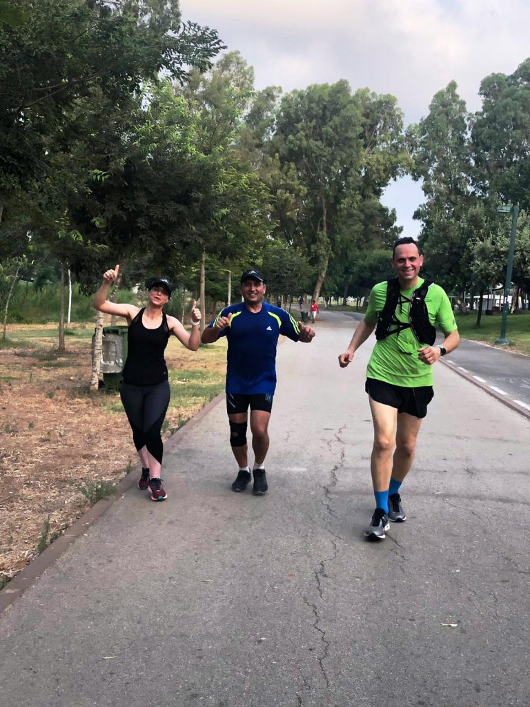 אנשים מחייכים! בחיי שזה נאור וקרן . . ויורם - כן, תמיד מחייך