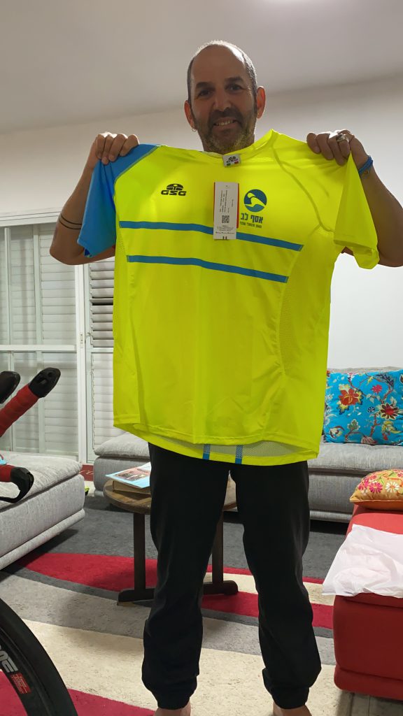 מדי קבוצת רצים עם אסף