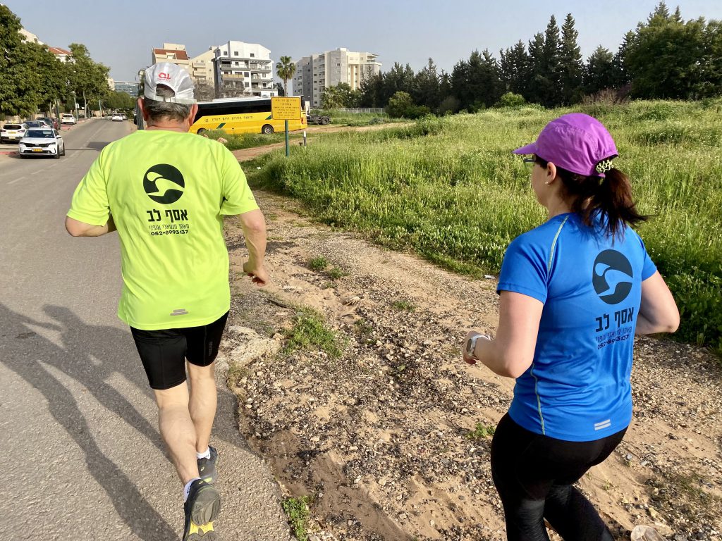 קבוצת ריצה למתחילים! תמיד יש פורשים ופצועים וזה חלק מהעניין . . . לחדש! צורות, דרכי ואופני אימון🚲⚡