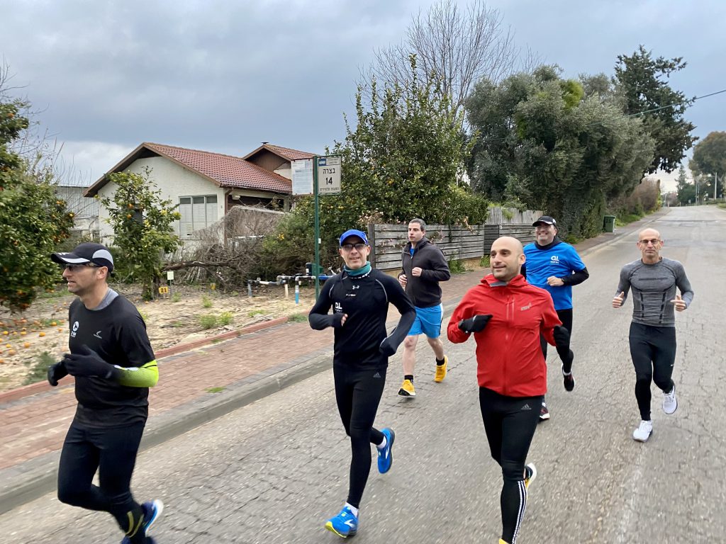 קבוצת ריצה מוקדם בבוקר בכפר - סבא: "רצים עם אסף"