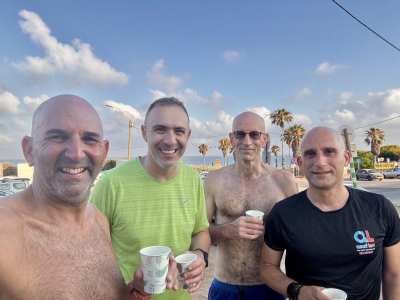 קבוצת ריצה מוקדם בבוקר: "רצים עם אסף" 2025