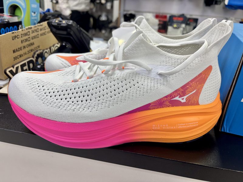 נעל תחרות מיזונו - אוהב את המותג הזה 2025